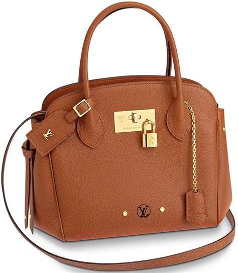 LOUIS VUITTON Milla Bag for Women .